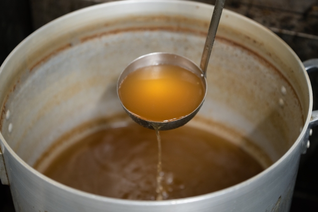 コンソメスープの鍋ごと保管：常温は定期加熱が必須、冷蔵庫は作ってから２日以内