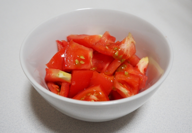 トマトマリネの作り方は簡単！マリネ液と和える人気のレシピはコレ！