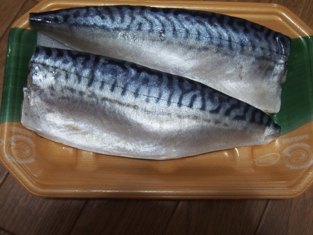 レシピが応用できる他の魚：サバ２切れ