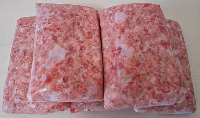 牛肉・豚肉・鶏肉のひき肉は冷凍保存：小分けにラップ＋日持ちは２～３週間