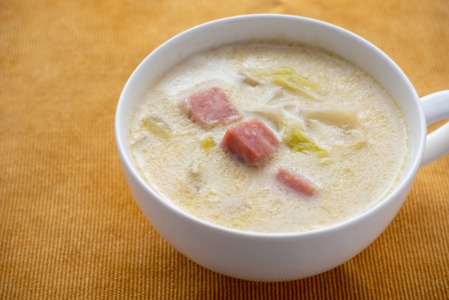 豆乳スープの簡単・人気レシピ！無調整豆乳＋白菜ベーコンの激ウマな作り方