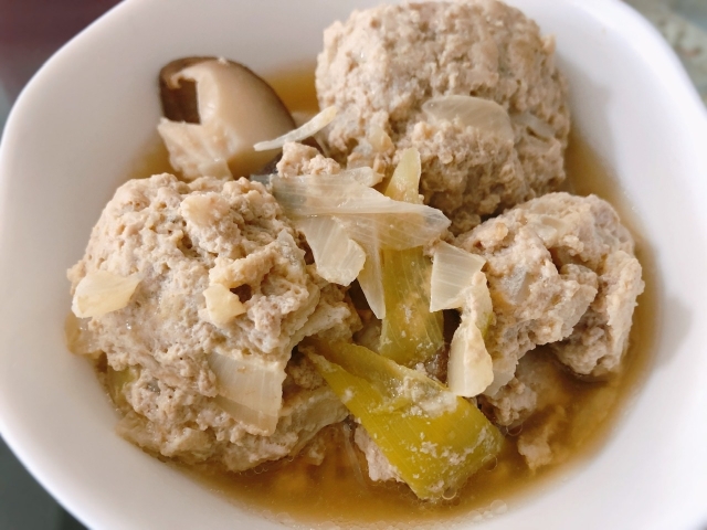 ひき肉の団子が入ったスープが日持ちする期間、常温・冷蔵庫保管と冷凍保存の賞味期限・消費期限
