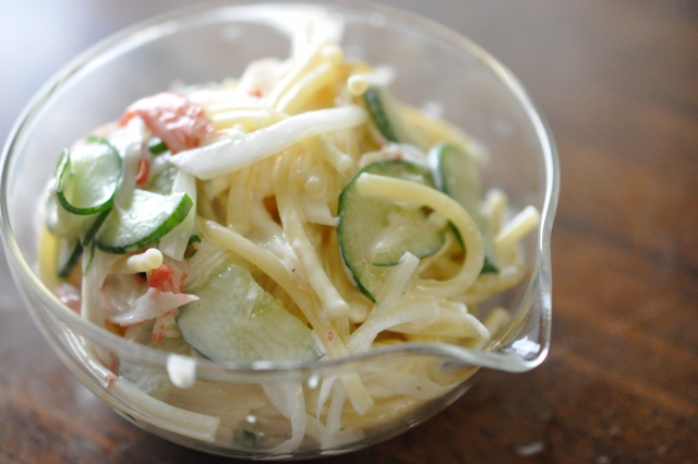 カニカマ入りのスパゲティサラダのレシピ：日持ちしやすい具材で作る方法