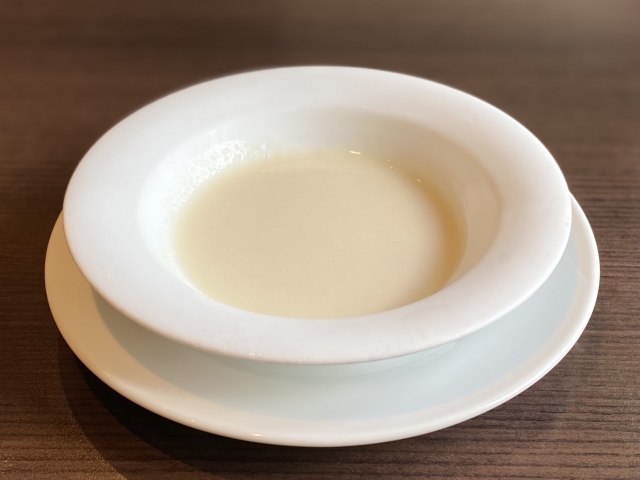 彼氏・男子と食べたい夏の冷製スープ：白いおしゃれなガスパチョの作り方レシピ！