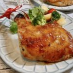 骨付き鶏もも肉⇒パリパリなローストチキンの作り方！フライパンの簡単レシピ！