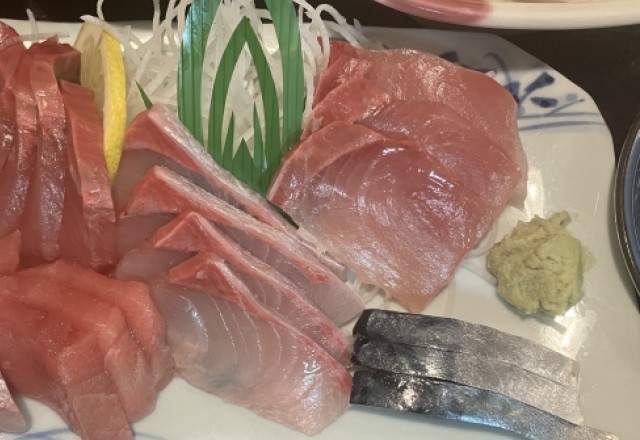 アニサキスがいる魚の種類：ブリとハマチ（今後は注意が必要な魚）