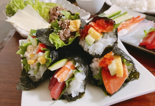 大晦日の食べ物ランキング：刺身を買って手巻き寿司にする家族も多い！