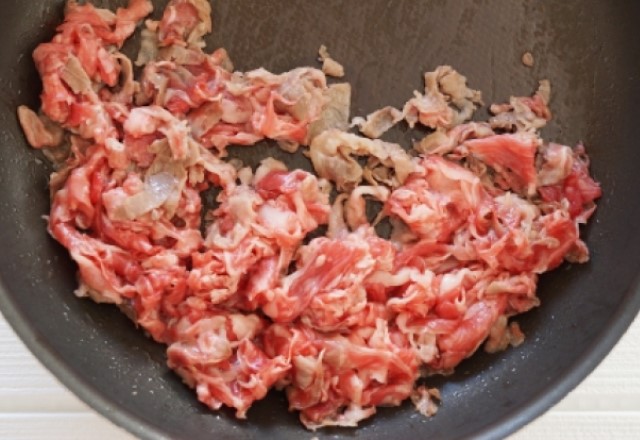 焼肉キンパの作り方：牛肉キンパは『牛肉の切り落とし』を焼肉のタレで漬け込みするのが簡単レシピ