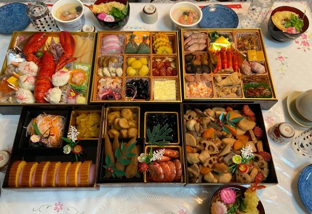 おせち料理を大晦日に食べる地域が北海道：お寿司とお節が大晦日の夕飯献立の定番