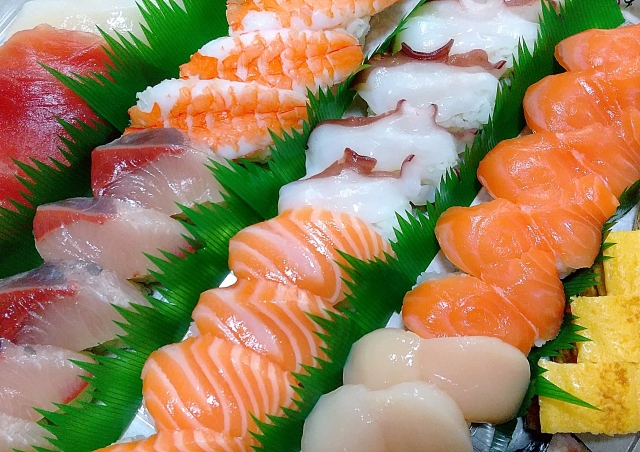 子供が好きな寿司ネタ：人気のサーモンは回転すしにしかない！