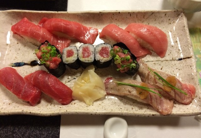大晦日の食べ物ランキング２位：寿司・お刺身（支持率：64%の人気メニュー）