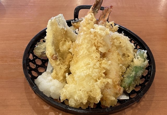 おせち料理以外に食べたい正月料理は『天ぷらの盛り合わせ』が縁起が良い定番メニュー