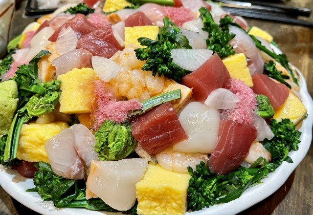 ひな祭りの食べ物：ちらし寿司は『寿を司る』と縁起がいい意味が有
