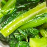 【めんつゆ】小松菜の辛子和えの簡単レシピ！電子レンジで2分の夕飯の副菜！