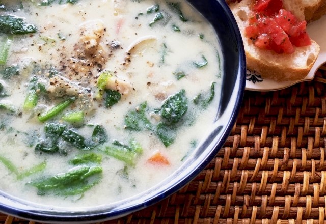 ホワイトデーご飯のスープ献立：付け合わせの『クラムチャウダー』