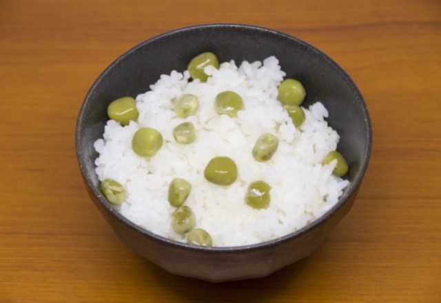 【豆ご飯】ヤマキの割烹白だしだけの簡単！お米2合の豆ご飯レシピ