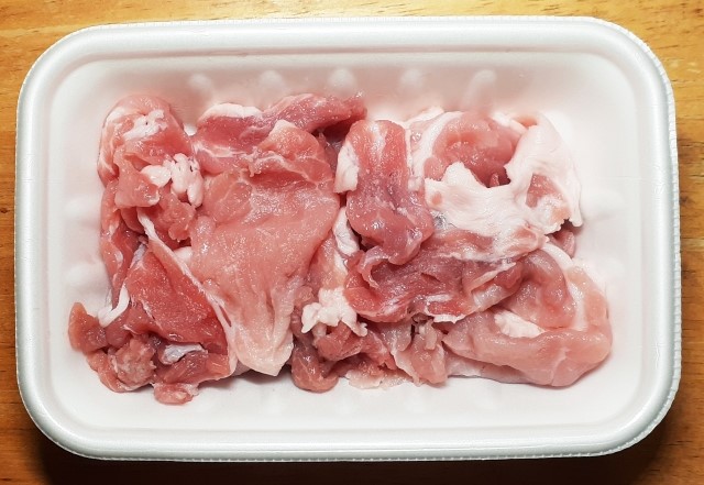 生姜焼きの豚こま肉の常温戻しの仕方：柔らかい生姜焼きの作り方は『戻し時間:15分～30分以内』