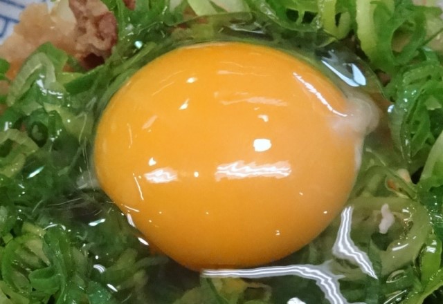 【おすすめ】牛丼の具：吉野家の卵と青ネギのトッピング（彼氏が喜ぶ料理のコツ）