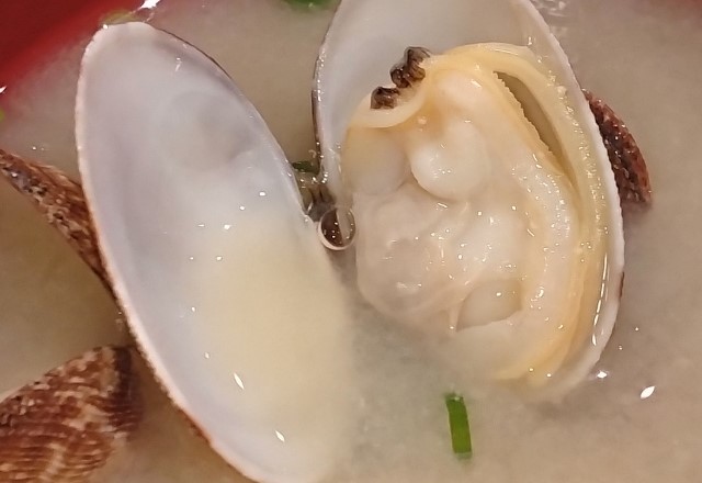 開かない貝の原因と対処方法：冷凍殻付あさりはお湯から煮ると貝が開く！