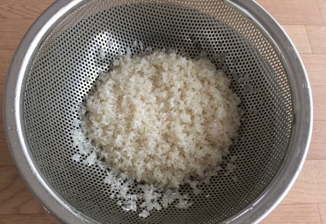 炊飯器で簡単！コーンピラフのご飯の炊き方とお米のとぎ方は？
