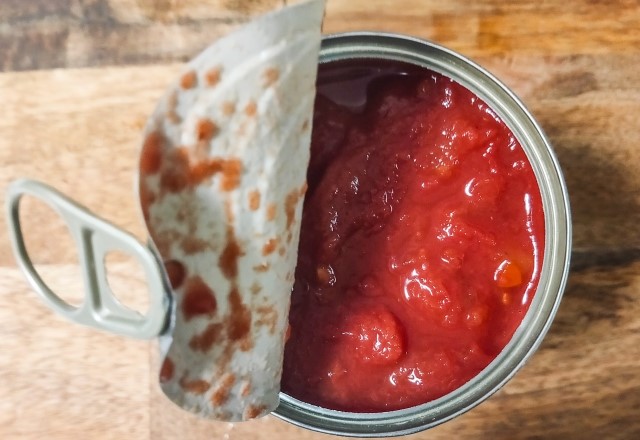 トマト缶の賞味期限（開封済）：ホールトマトは冷蔵保管４日以内！冷凍保存２～４週間