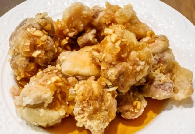 【カンタン酢】油淋鶏のタレの作り方を紹介！人気の油淋鶏ソースのレシピ！