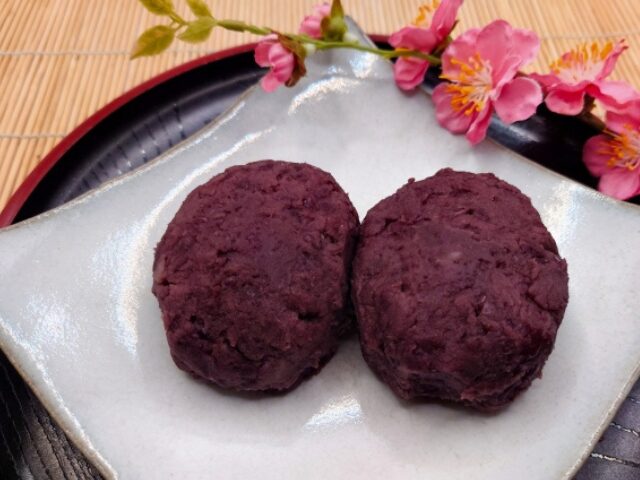 春のお彼岸（お供え物）：ぼた餅が定番