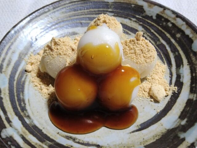 月見団子の食べ方:みたらし団子や『きなこ』